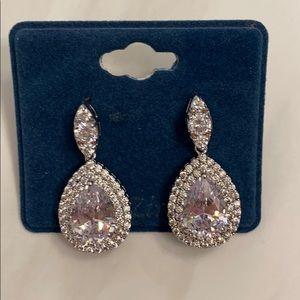 NWOT CZ dangle earrings